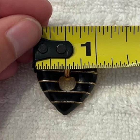 Joan Rivers enamel pendant - Picture 5 of 5